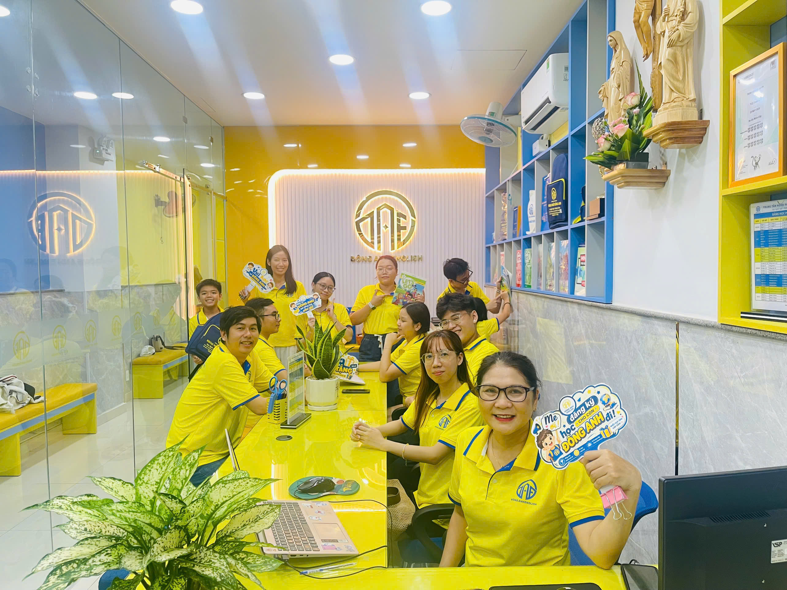 Phòng học Đông Anh English